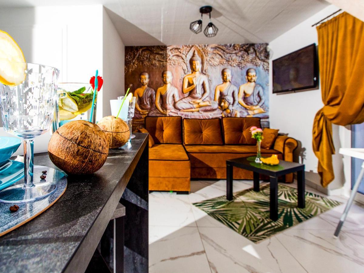 Temple Luxury Resort Rewal Kültér fotó