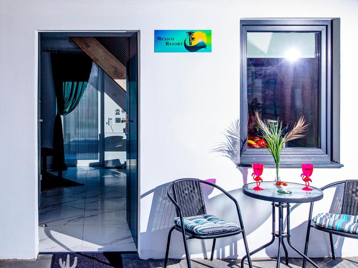 Temple Luxury Resort Rewal Kültér fotó