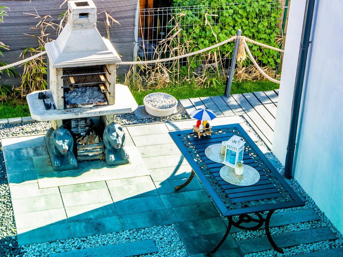 Temple Luxury Resort Rewal Kültér fotó