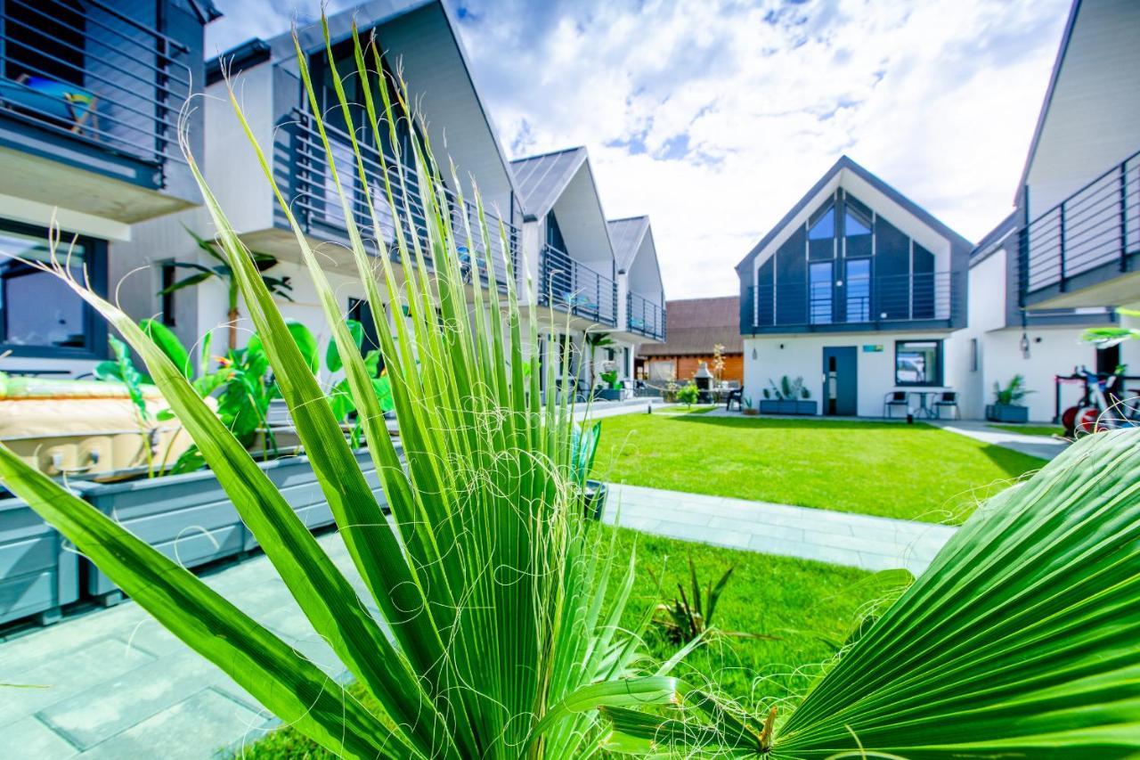 Temple Luxury Resort Rewal Kültér fotó